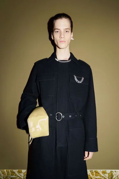 Look 15
